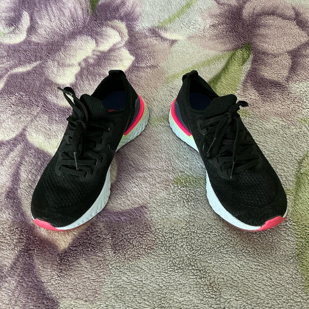 Nike Epic React Flyknit 2 Women’s Athletic Shoes - Picture 6 of 14